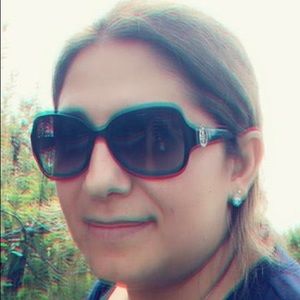 Meet your Posher, Dana